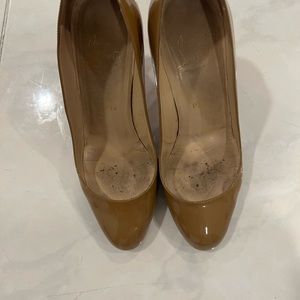 Christian louboutin great looking shoes.